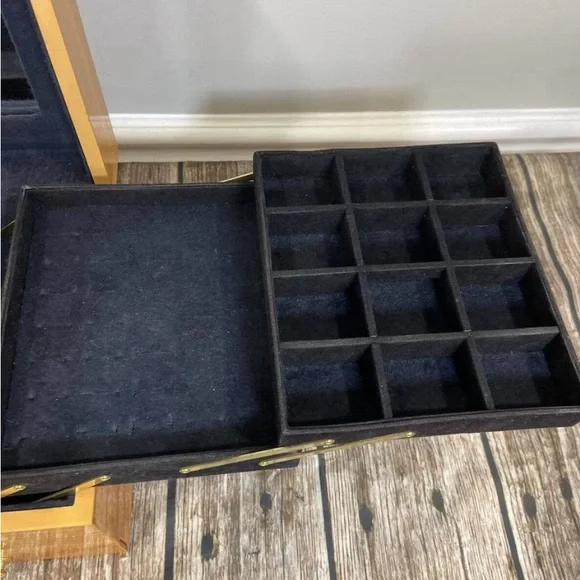 Lori Greiner Large Jewelry Chest - Picture 11 of 12